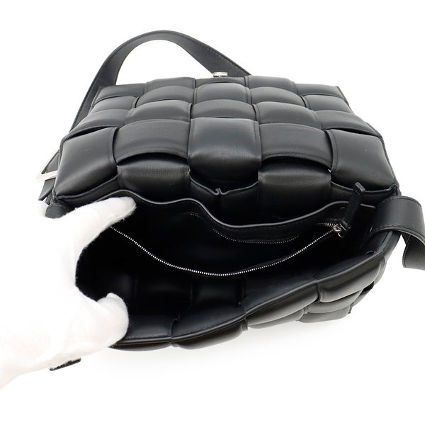ボッテガヴェネタ ショルダーバッグ イントレチャート パデッド カセット ラムスキン 591970 BOTTEGA VENETA 黒
