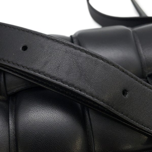 ボッテガヴェネタ ショルダーバッグ イントレチャート パデッド カセット ラムスキン 591970 BOTTEGA VENETA 黒
