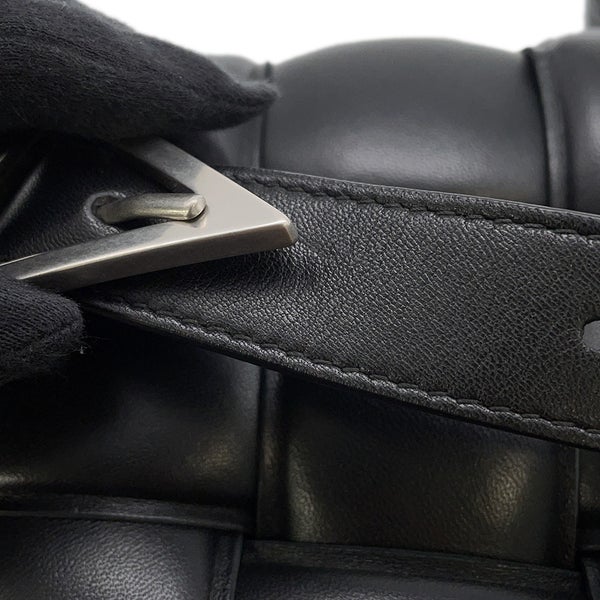 ボッテガヴェネタ ショルダーバッグ イントレチャート パデッド カセット ラムスキン 591970 BOTTEGA VENETA 黒
