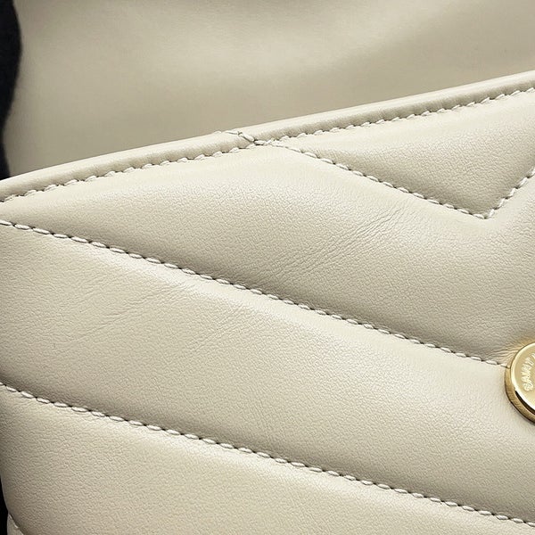 サンローランパリ ショルダーバッグ ルル トイバッグ カーフレザー 678401 SAINT LAURENT PARIS バッグ