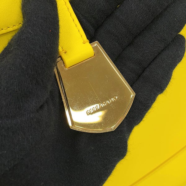 サルヴァトーレ・フェラガモ トートバッグ チャーミング ロゴ スモール レザー 217533 Ferragamo