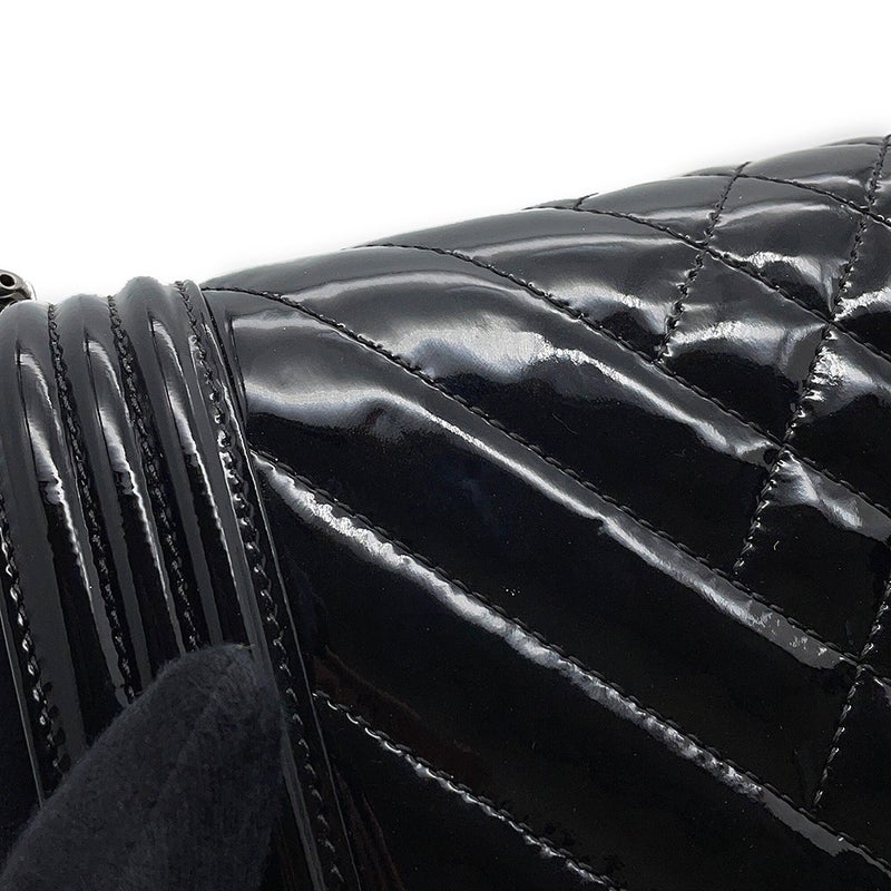 シャネル チェーンショルダーバッグ ボーイシャネル25 マトラッセ ココマーク パテント A67086CHANEL バッグ 黒