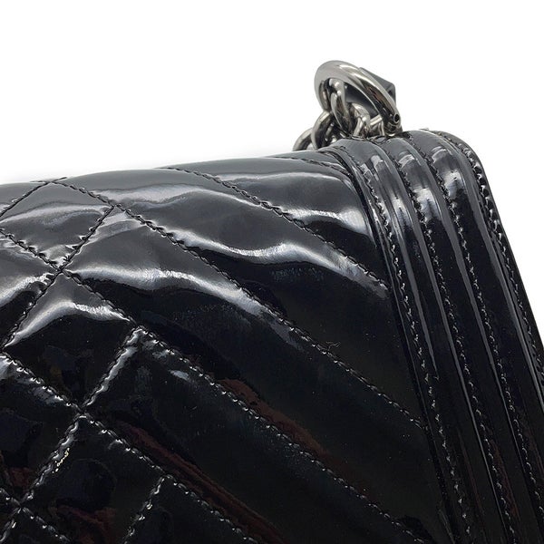 シャネル チェーンショルダーバッグ ボーイシャネル25 マトラッセ ココマーク パテント A67086CHANEL バッグ 黒