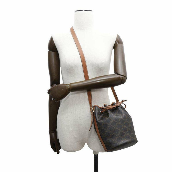 セリーヌ ショルダーバッグ トリオンフ スモール ドローストリングバッグ レザー 191142BZJ.04LU  CELINE バッグ