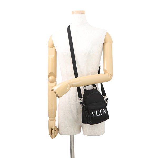 ヴァレンティノ・ガラヴァーニ ショルダーバッグ ミニクロスバッグ VLTNロゴ VY2B0A11YHS VALENTINO 黒