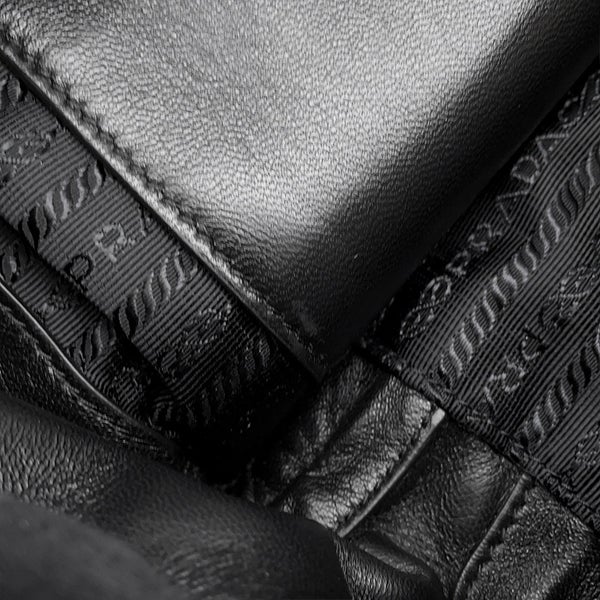 プラダ チェーンショルダーバッグ トライアングルロゴ ナイロン 1BB121 PRADA バッグ 黒