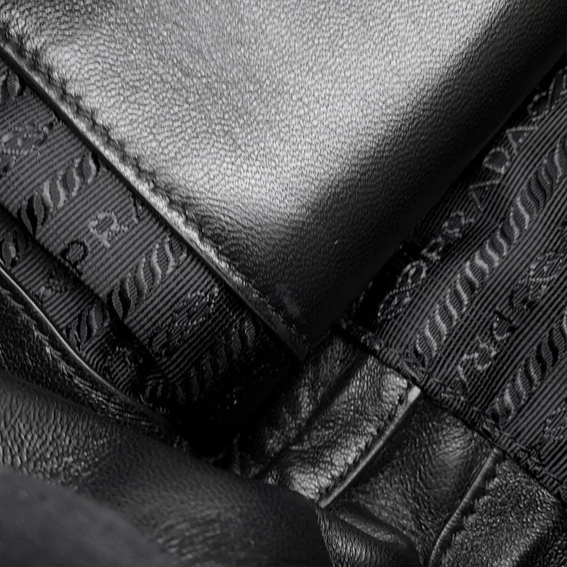 プラダ チェーンショルダーバッグ トライアングルロゴ ナイロン 1BB121 PRADA バッグ 黒