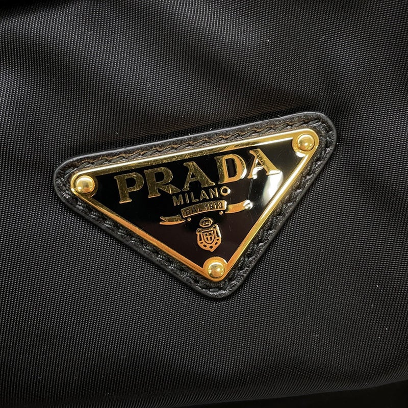 プラダ チェーンショルダーバッグ トライアングルロゴ ナイロン 1BB121 PRADA バッグ 黒