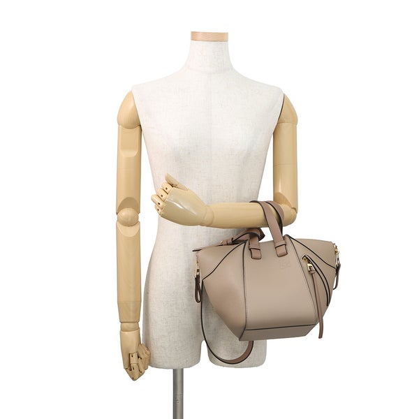 ロエベ ハンドバッグ ハンモックバッグ コンパクト ソフトグレインカーフレザー A538H13X03 LOEWE 2way ベージュ