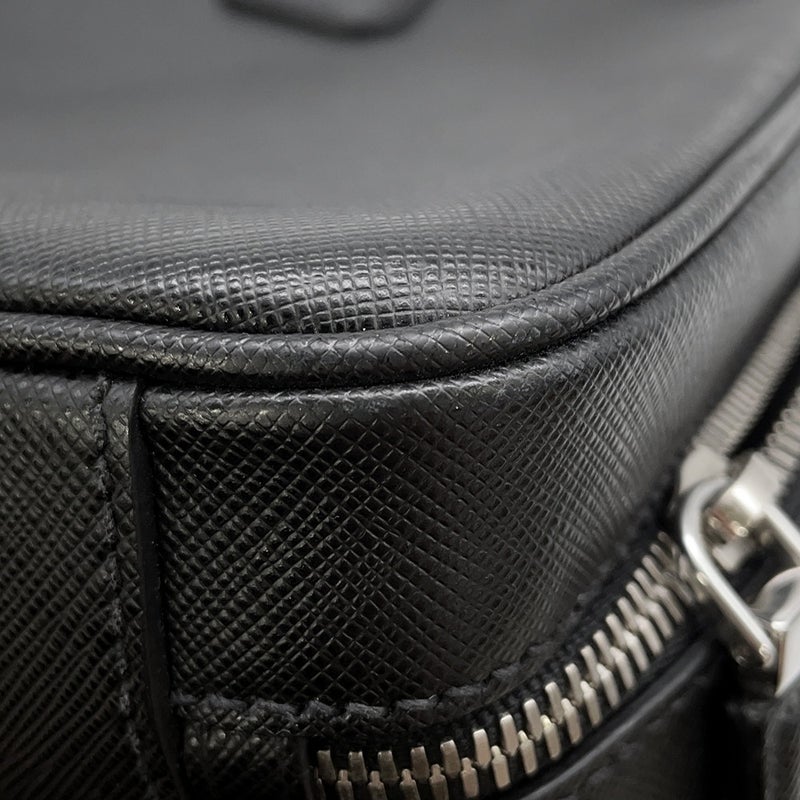 プラダ ブリーフケース サフィアーノ トライアングルロゴ 2VE028 PRADA ２wayショルダー メンズ 黒