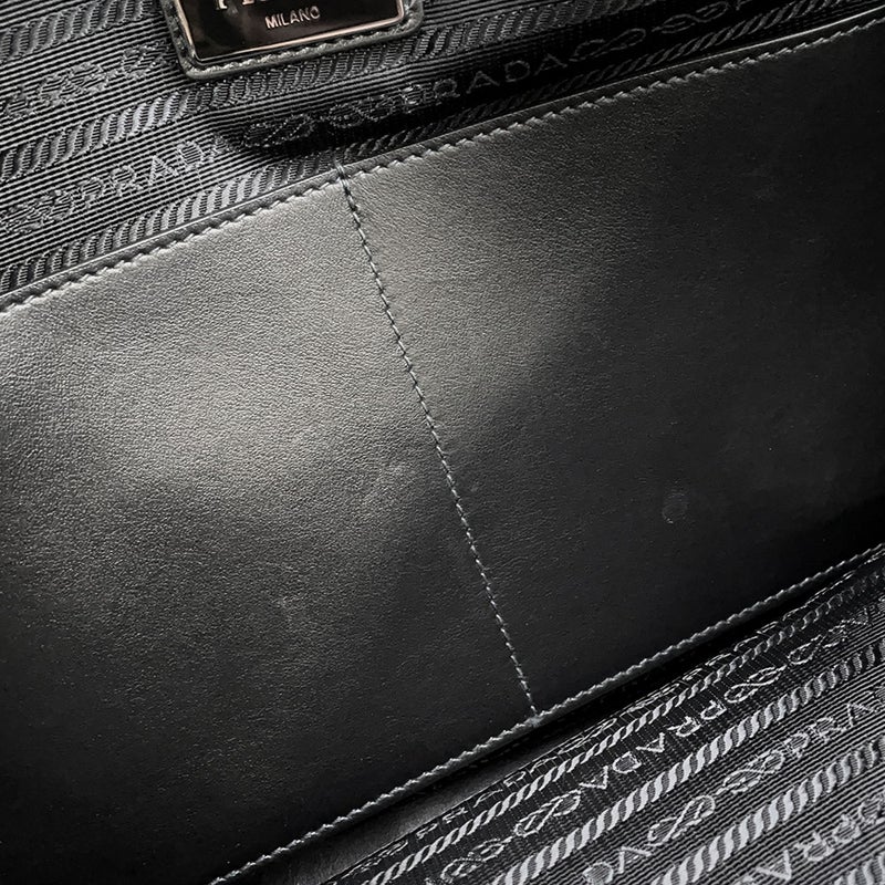 プラダ ブリーフケース サフィアーノ トライアングルロゴ 2VE028 PRADA ２wayショルダー メンズ 黒