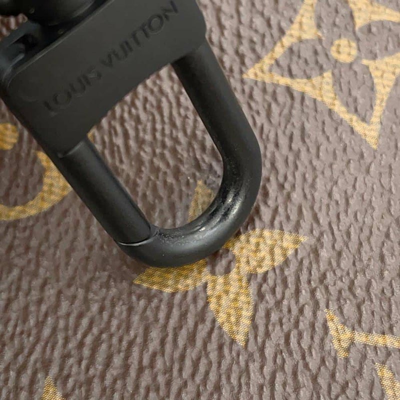 ルイヴィトン ショルダーバッグ モノグラム・マカサー Sロック ヴェルティカル・ウエアラブル ウォレット M82535