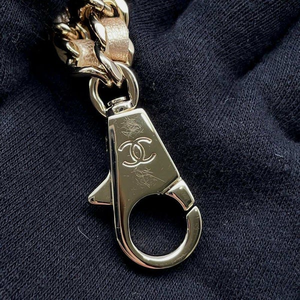 シャネル ノベルティ コインケース AirPodsケース チェーンセット マトラッセ ココマーク ラムスキン CHANEL イヤーズギフト