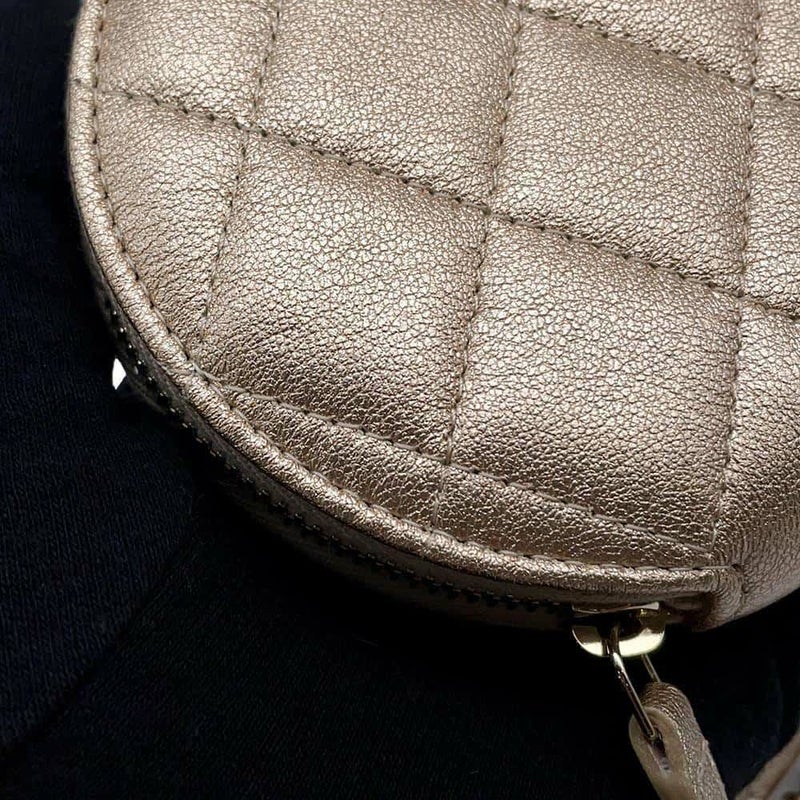 シャネル ノベルティ コインケース AirPodsケース チェーンセット マトラッセ ココマーク ラムスキン CHANEL イヤーズギフト