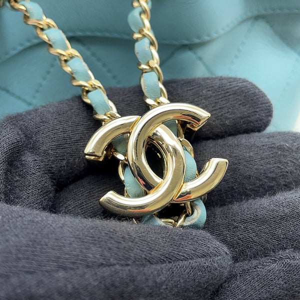 シャネル チェーンショルダーバッグ ココマーク マトラッセ 巾着 レザー CHANEL