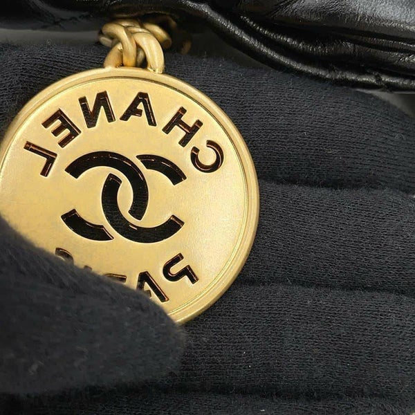 シャネル チェーンショルダーバッグ CHANEL22 スモール シャイニーカーフレザー AS3260 CHANEL ポーチ付き 黒