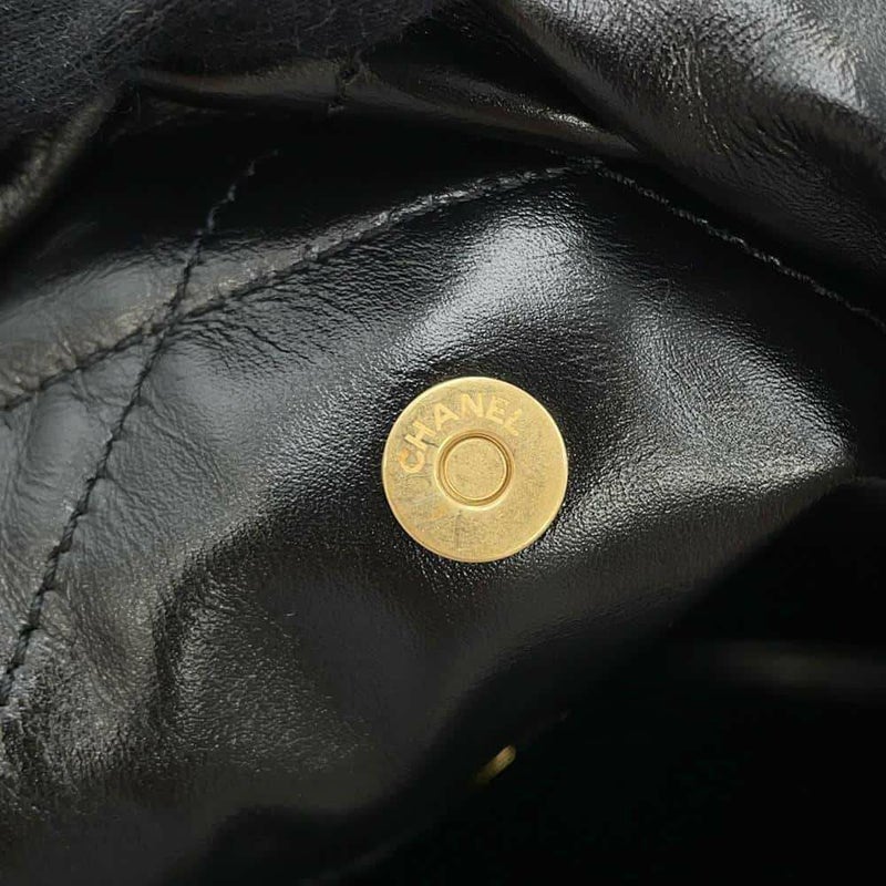 シャネル チェーンショルダーバッグ CHANEL22 スモール シャイニーカーフレザー AS3260 CHANEL ポーチ付き 黒