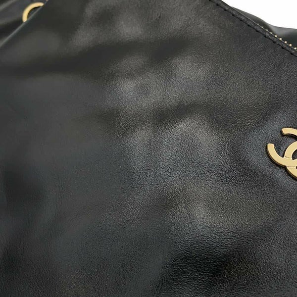 シャネル チェーンショルダーバッグ CHANEL22 スモール シャイニーカーフレザー AS3260 CHANEL ポーチ付き 黒