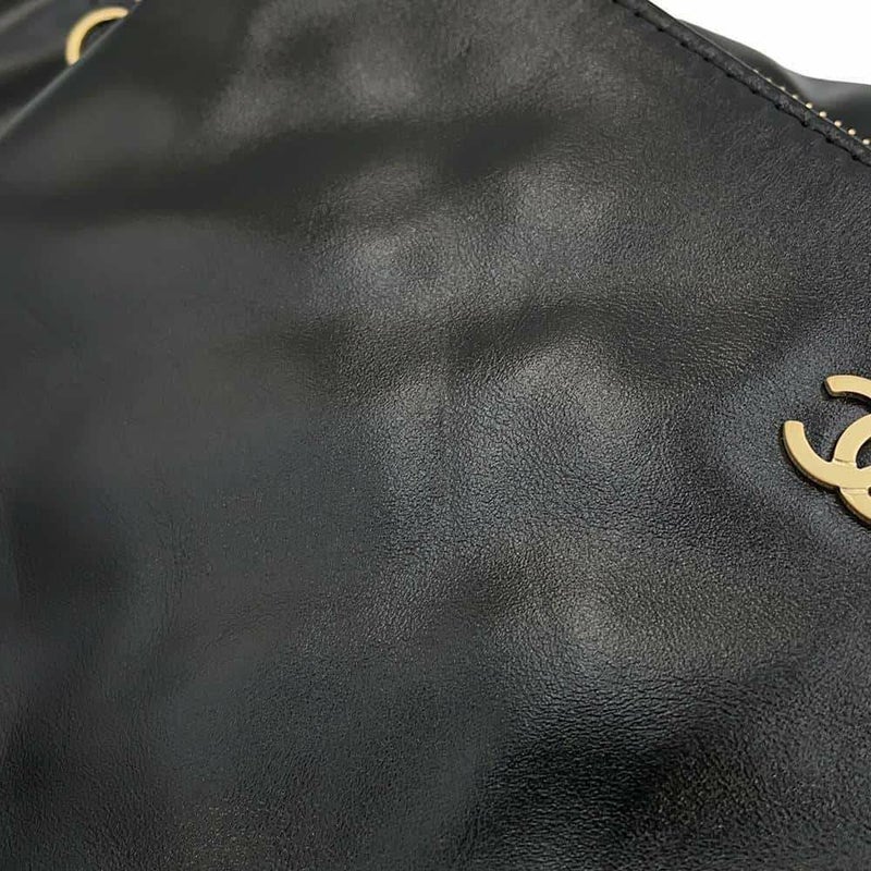 シャネル チェーンショルダーバッグ CHANEL22 スモール シャイニーカーフレザー AS3260 CHANEL ポーチ付き 黒