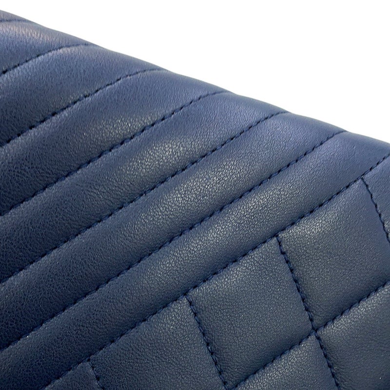 シャネル チェーンウォレット マトラッセ シェブロン ボーイシャネル ラムスキン CHANEL 財布