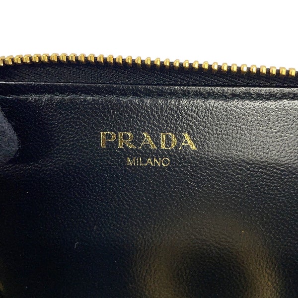プラダ キーケース ロゴ L字ファスナー サフィアーノレザー 1PP026 PRADA 黒
