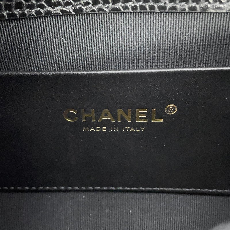 シャネル チェーンショルダーバッグ マトラッセ ココマーク ミニバッグ キャビアスキン AS5981 CHANEL 黒