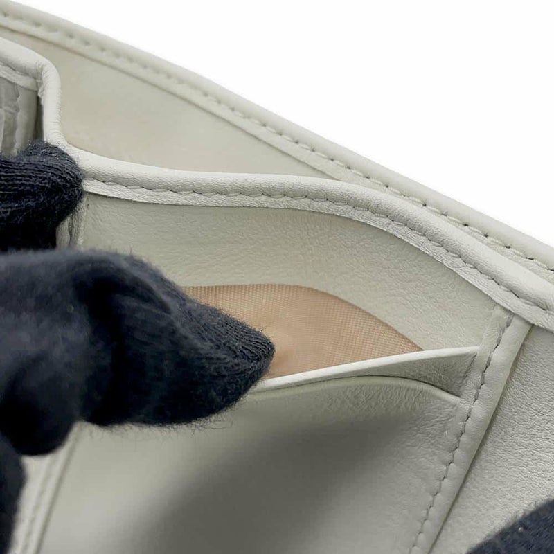 プラダ 三つ折り財布 ミニスタッズ レザー 1MH043 PRADA 財布 白