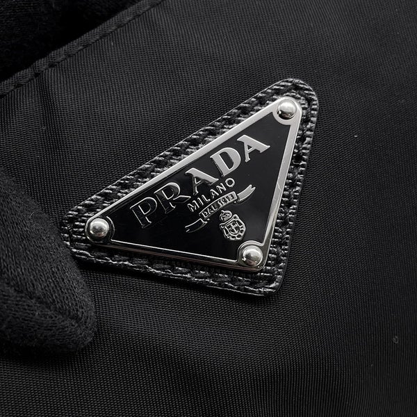 プラダ ショルダーバッグ キマイラ トライアングルロゴ ナイロン メタル PRADA バッグ 黒