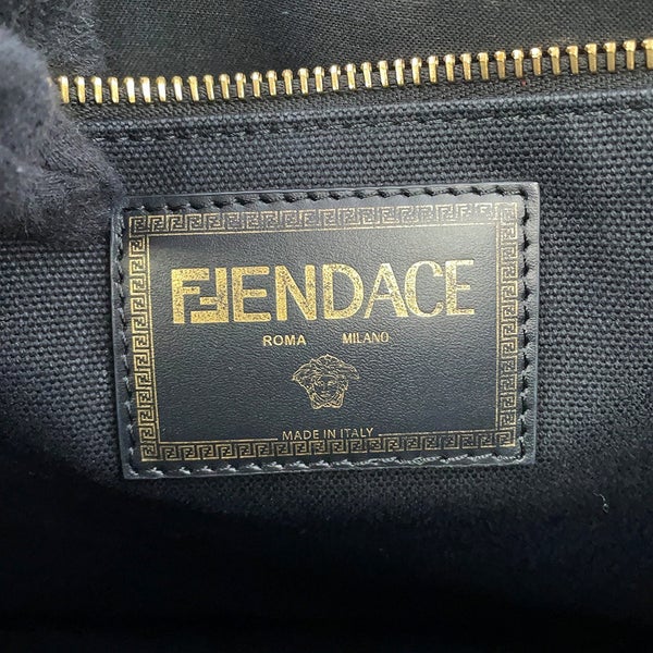 フェンディ トートバッグ ヴェルサーチ コラボ フェンダーチェ 刺繍入り キャンバス 8BH395 FENDI 2way ヴェルサーチェ 黒