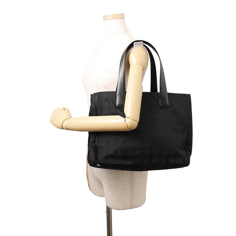 シャネル トートバッグ ニュートラベルライン トートMM ナイロン  A15991 CHANEL バッグ 黒