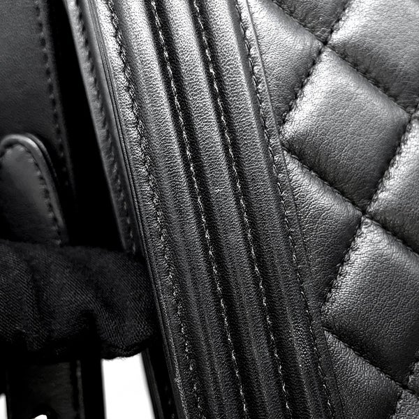 シャネル チェーンショルダーバッグ ボーイシャネル ラムスキン AS0130 CHANEL バッグ 黒
