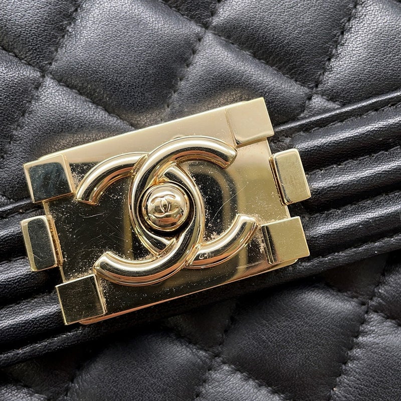 シャネル チェーンショルダーバッグ ボーイシャネル ラムスキン AS0130 CHANEL バッグ 黒