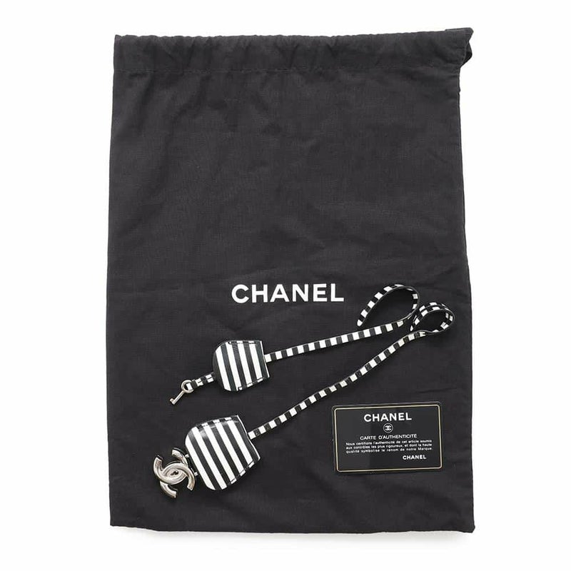 シャネル チェーンショルダーバッグ CCフィリグリー バニティバッグ キャビアスキン A93342 CHANEL 黒 白