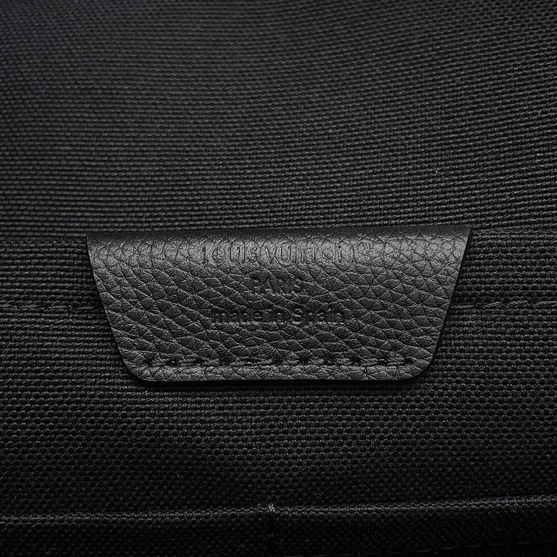 ルイヴィトン リュック モノグラム・ミッドナイト ディスカバリー・カーゴ バックパック M26765 LOUIS VUITTON バッグ 黒 ブラック