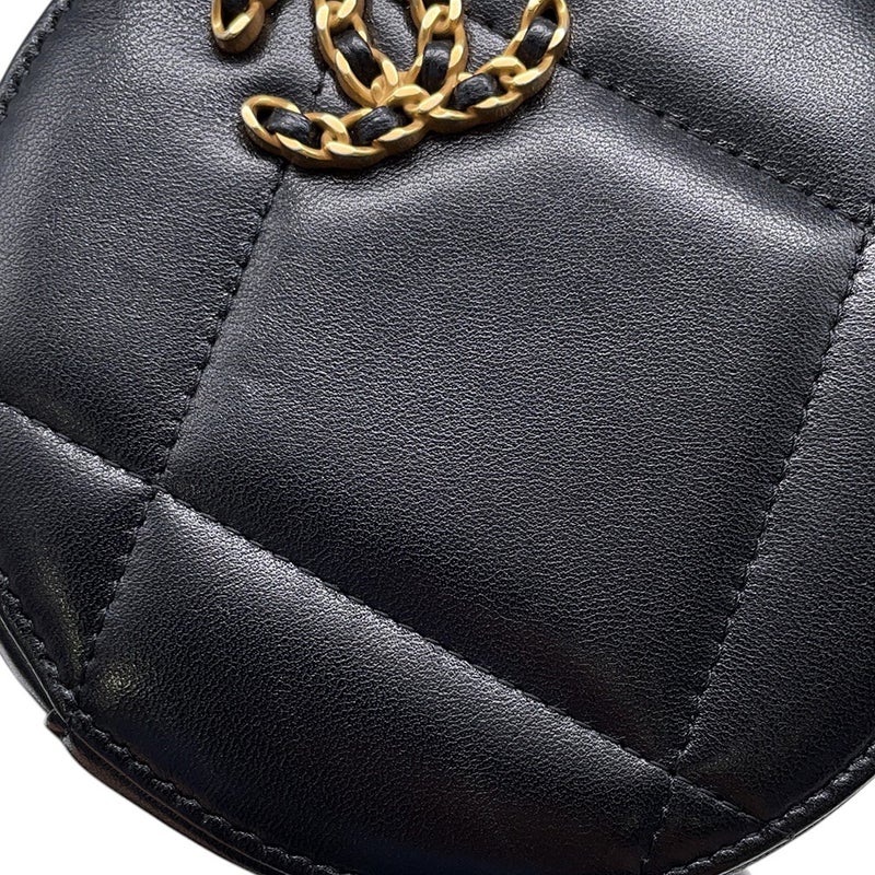 シャネル チェーンショルダーバッグ シャネル19 マトラッセ ココマーク ラムスキン AP0945 CHANEL 黒