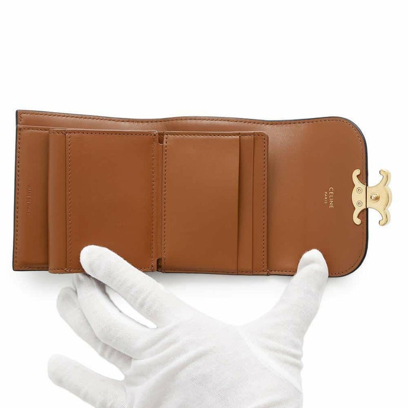 セリーヌ 三つ折り財布 トリオンフ スモールフラップ ウォレット 10D782CQH.04LU CELINE