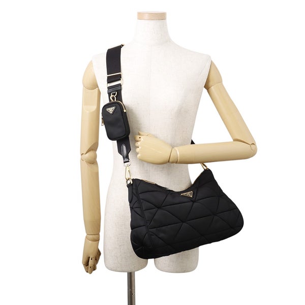 プラダ ショルダーバッグ キルティング トライアングルロゴ ナイロン 1BC232 PRADA 黒
