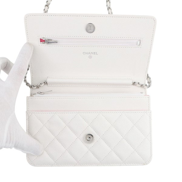 シャネル チェーンウォレット ココマーク マトラッセ CHANEL19 キャビアスキン CHANEL 財布 白