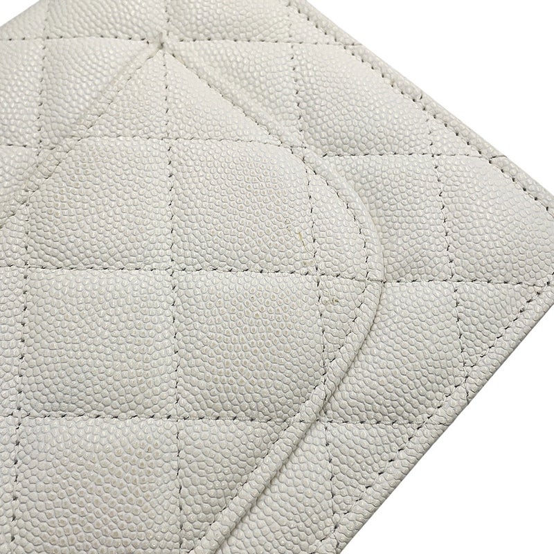 シャネル チェーンウォレット ココマーク マトラッセ CHANEL19 キャビアスキン CHANEL 財布 白