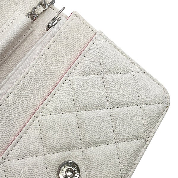 シャネル チェーンウォレット ココマーク マトラッセ CHANEL19 キャビアスキン CHANEL 財布 白
