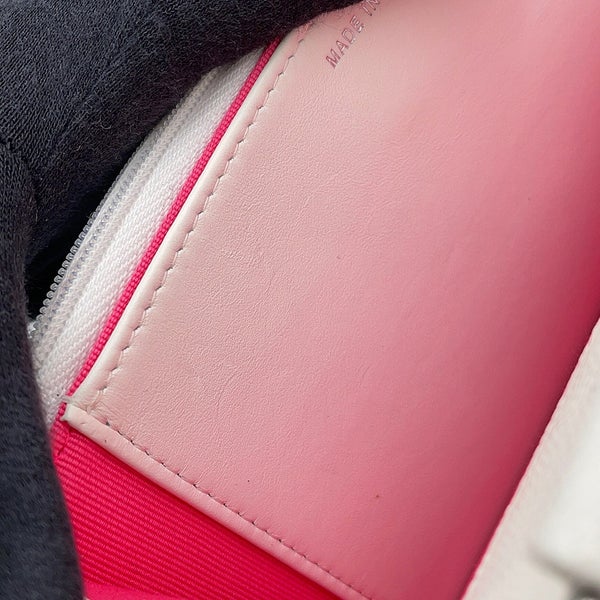 シャネル チェーンウォレット ココマーク マトラッセ CHANEL19 キャビアスキン CHANEL 財布 白