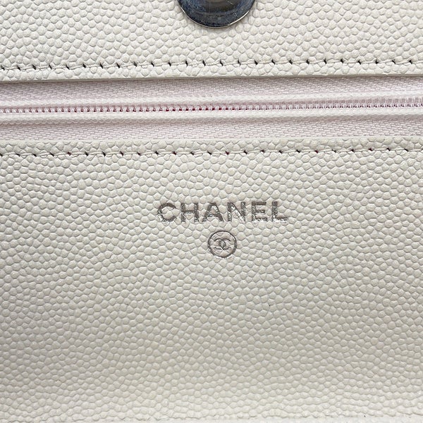 シャネル チェーンウォレット ココマーク マトラッセ CHANEL19 キャビアスキン CHANEL 財布 白