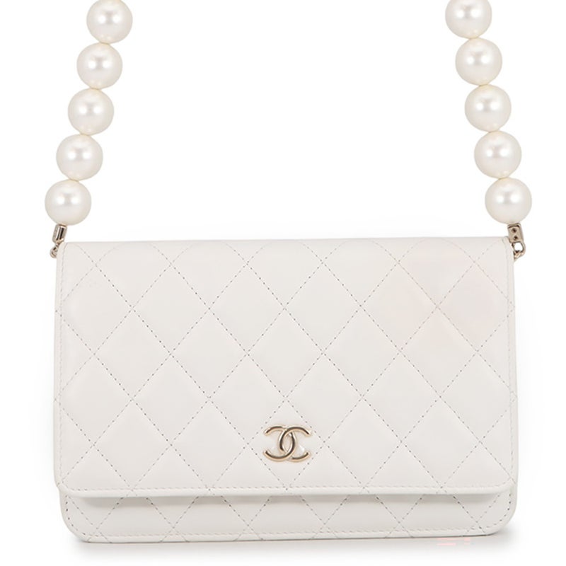 シャネル パールチェーンウォレット マトラッセ ココマーク ラムスキン AP1841 CHANEL 財布 白