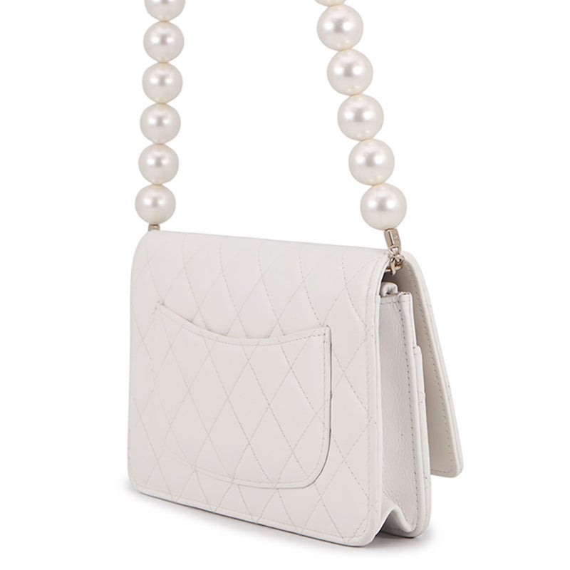シャネル パールチェーンウォレット マトラッセ ココマーク ラムスキン AP1841 CHANEL 財布 白