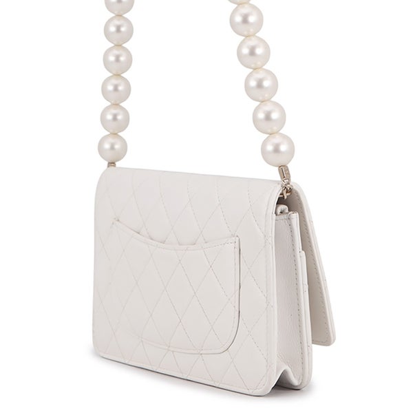 シャネル パールチェーンウォレット マトラッセ ココマーク ラムスキン AP1841 CHANEL 財布 白