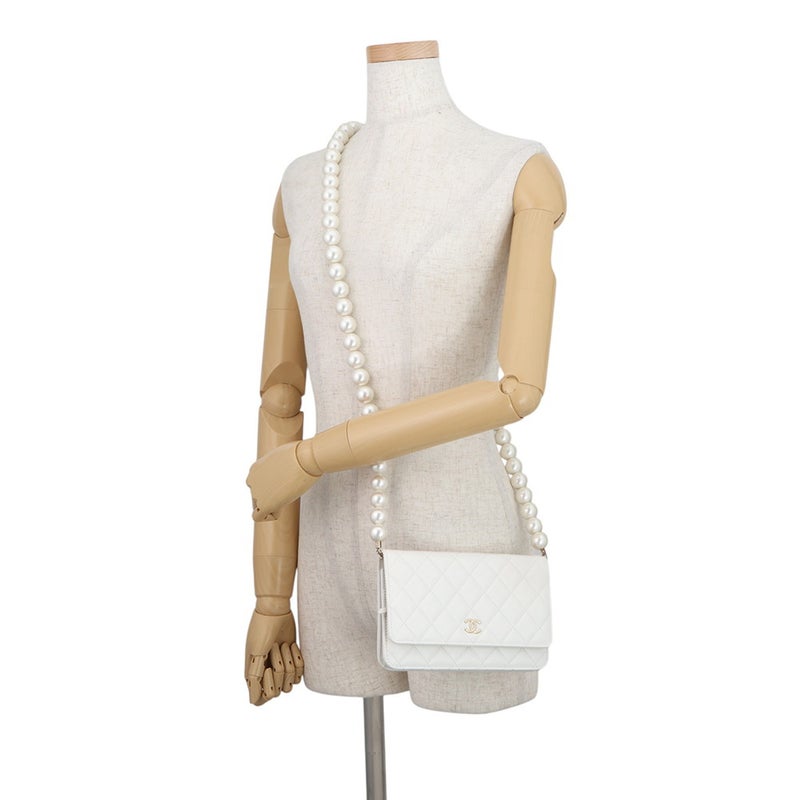 シャネル パールチェーンウォレット マトラッセ ココマーク ラムスキン AP1841 CHANEL 財布 白