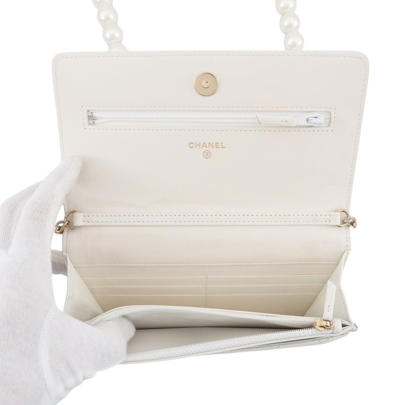 シャネル パールチェーンウォレット マトラッセ ココマーク ラムスキン AP1841 CHANEL 財布 白