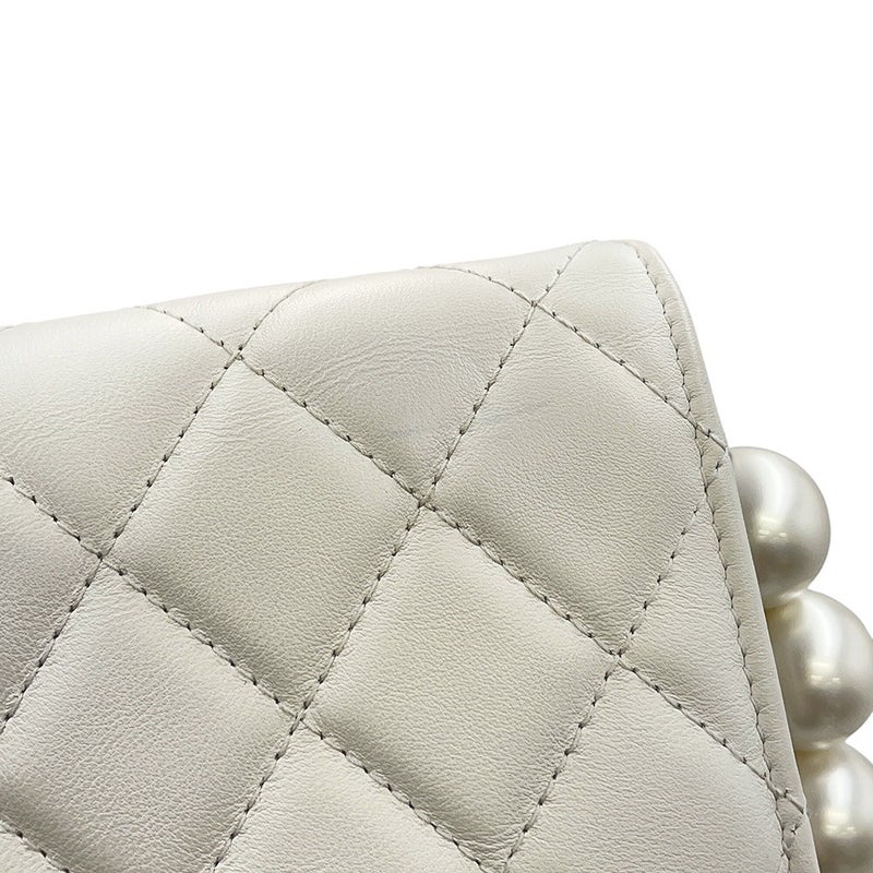 シャネル パールチェーンウォレット マトラッセ ココマーク ラムスキン AP1841 CHANEL 財布 白