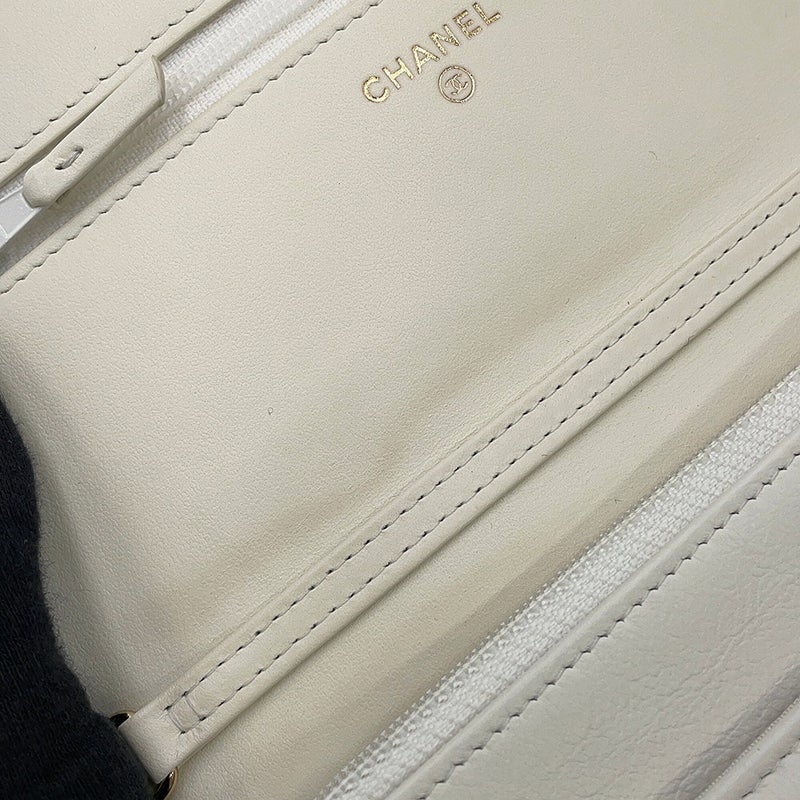 シャネル パールチェーンウォレット マトラッセ ココマーク ラムスキン AP1841 CHANEL 財布 白