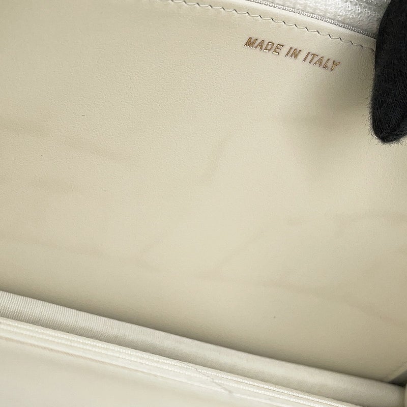 シャネル パールチェーンウォレット マトラッセ ココマーク ラムスキン AP1841 CHANEL 財布 白